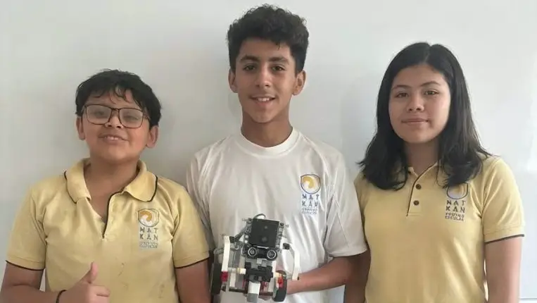 Team Camaleones from Centro Escolar Natkán