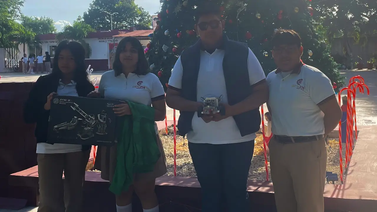 Team Lions Crew from CBTis 214 Ignacio Allende